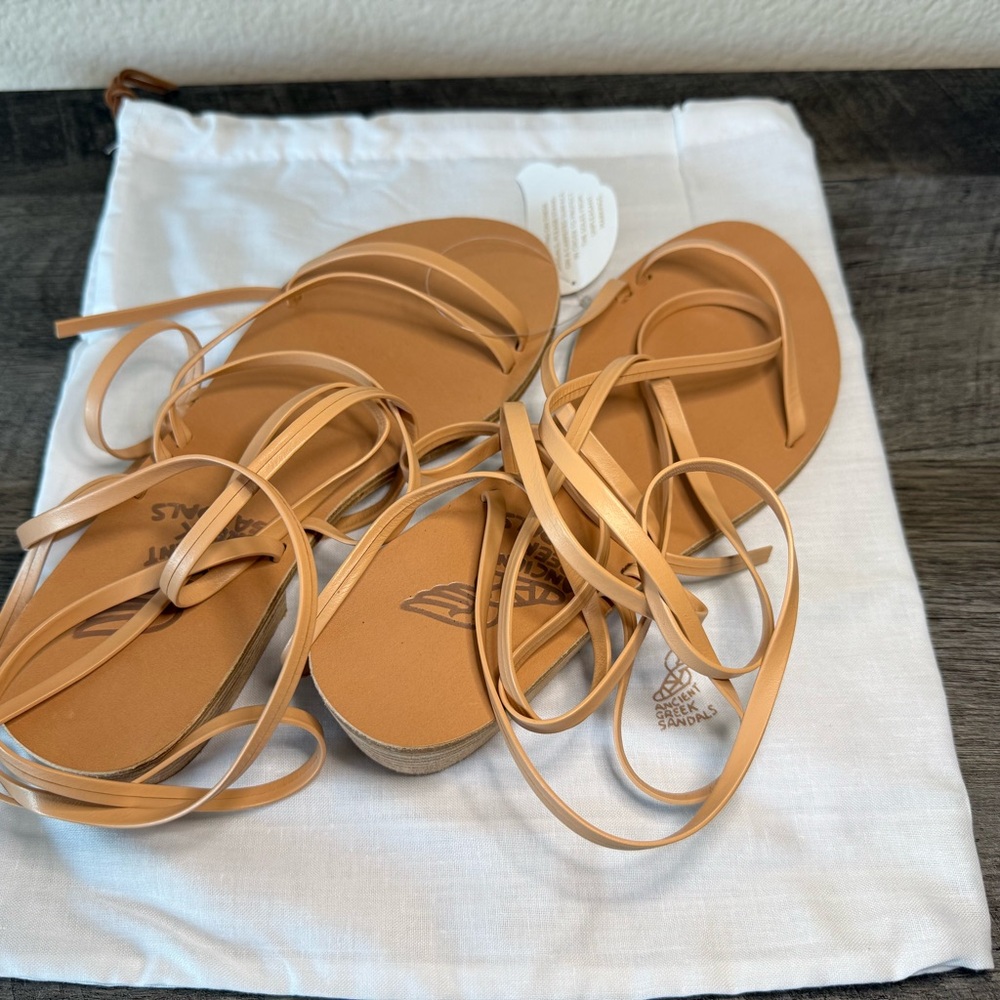 Ancient Greek Leather Strappy Sandals with a small heel,NWT, size 36